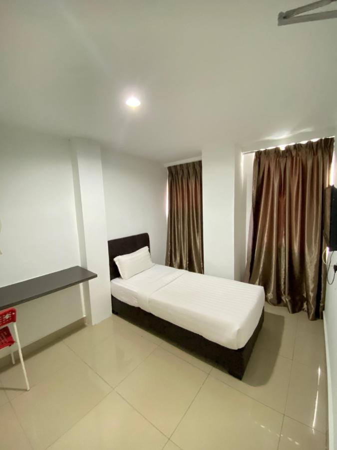 Hotel Zamburger Kota Damansara Exterior foto